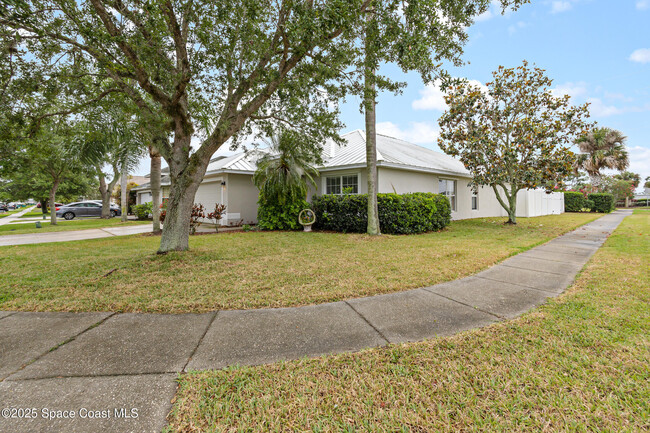 property at 1391 Olde Bailey Ln