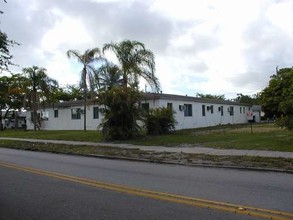 Washington Court in Hollywood, FL - Building Photo - Other