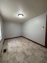 2494 N Grandview Dr in Warsaw, IN - Building Photo - Building Photo