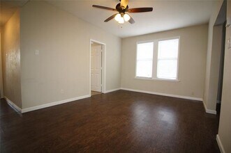 2309 Wesley St in Greenville, TX - Building Photo - Building Photo