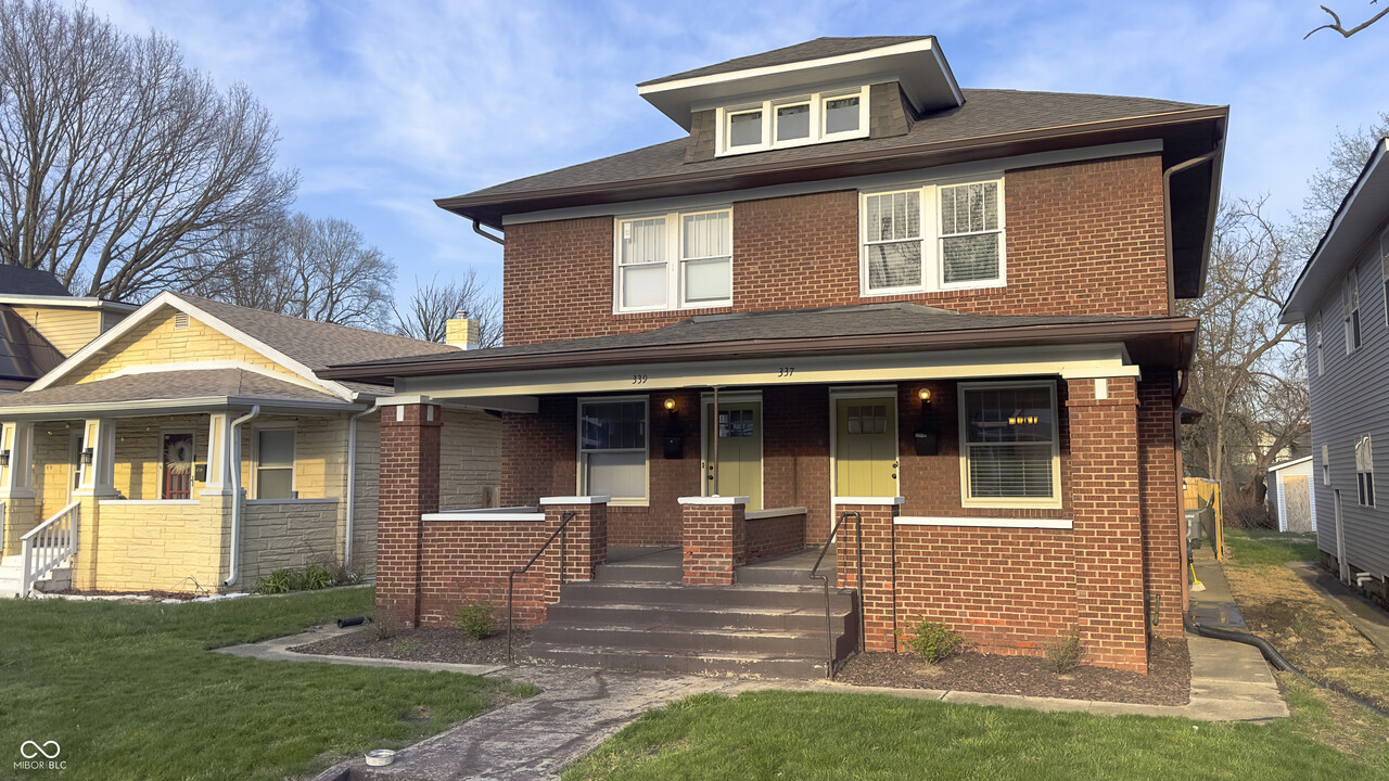 337 Dequincy St in Indianapolis, IN - Foto de edificio