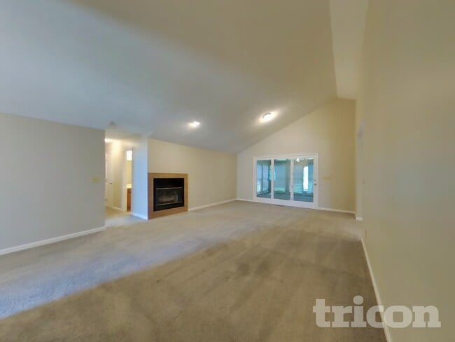 3014 Silver Fox Dr in Columbus, IN - Building Photo - Building Photo