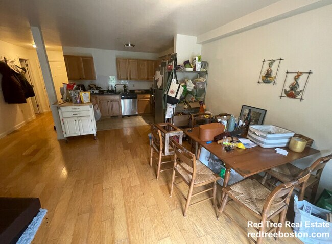 34 Raymond St, Unit 34A in Boston, MA - Building Photo - Building Photo