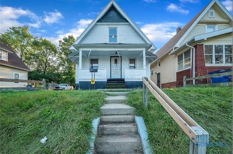 2524 Ayers Ave in Toledo, OH - Foto de edificio