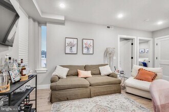 1144 Frankford Ave in Philadelphia, PA - Building Photo - Building Photo