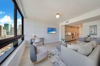 36 NE 2nd St, Unit SI ID1464974P in Miami, FL - Building Photo - Building Photo