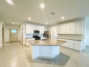 28935 Yachting Pt Ct in Katy, TX - Foto de edificio - Building Photo