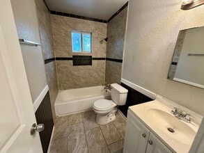328 Altitude Dr, Unit 6 in San Antonio, TX - Building Photo - Building Photo