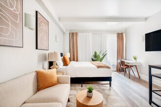 240 W 73rd St in New York, NY - Building Photo - Building Photo