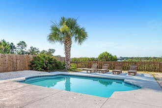 1332 W Lagoon Ave in Gulf Shores, AL - Building Photo - Building Photo