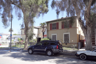 1724 Westmoreland Ave in Los Angeles, CA - Building Photo - Building Photo