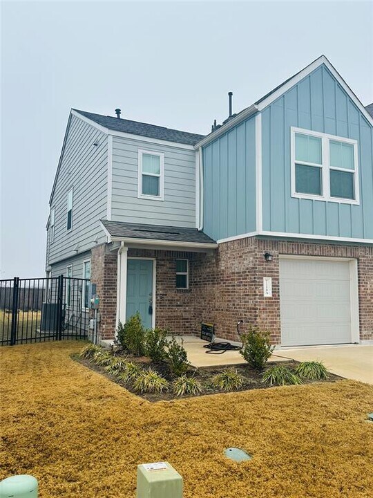 7116 Sparkling Light Dr in Austin, TX - Building Photo