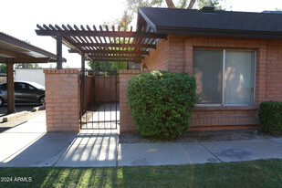 109 E Concorda Dr in Tempe, AZ - Building Photo - Building Photo