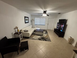 7623 Overlook Rd in Lantana, FL - Building Photo - Building Photo