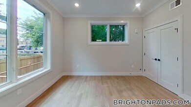 104-106 Warren St., Unit 1 in Boston, MA - Building Photo - Building Photo