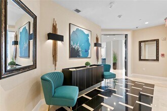 450 Knights Run Ave in Tampa, FL - Building Photo - Building Photo