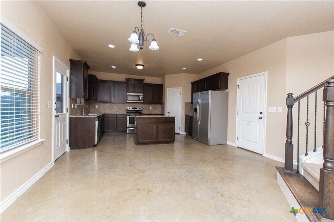 103 W Libra Dr in Killeen, TX - Building Photo
