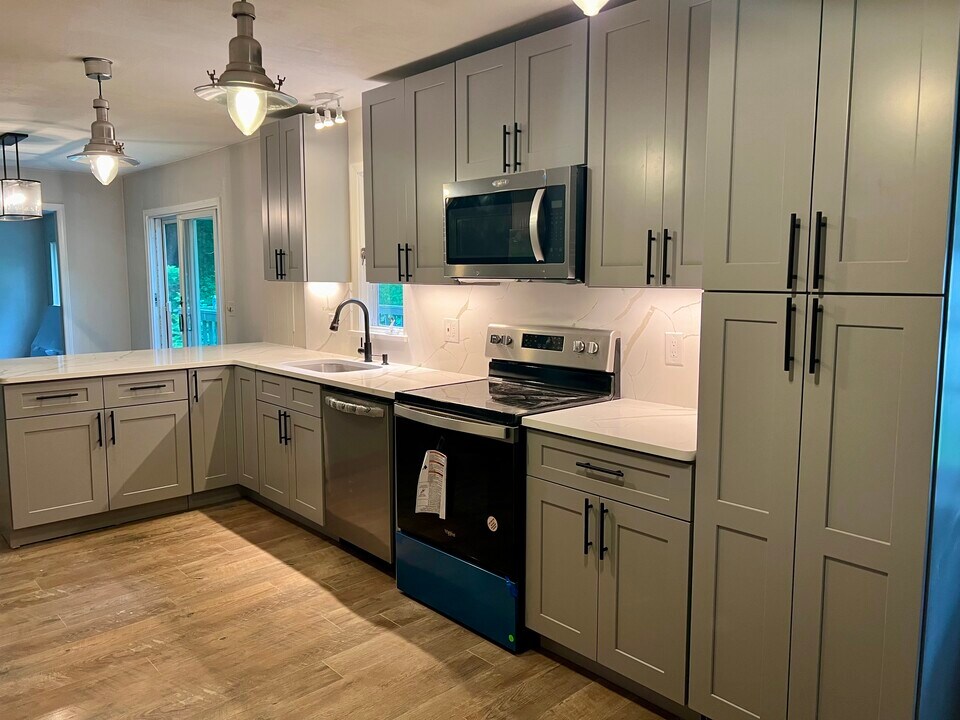 41 Rowland Rd in Old Lyme, CT - Building Photo