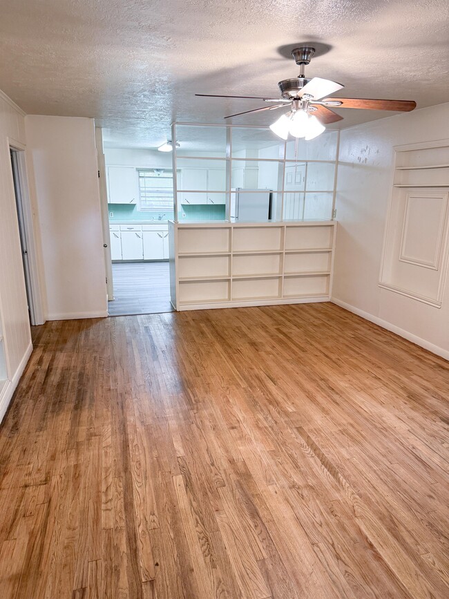 1203 Batts St in Bryan, TX - Building Photo - Building Photo