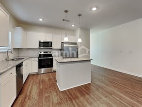 307 Camp dr in Dallas, GA - Foto de edificio - Building Photo