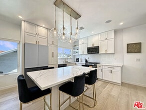 1522 Burnside Ave in Los Angeles, CA - Building Photo - Building Photo