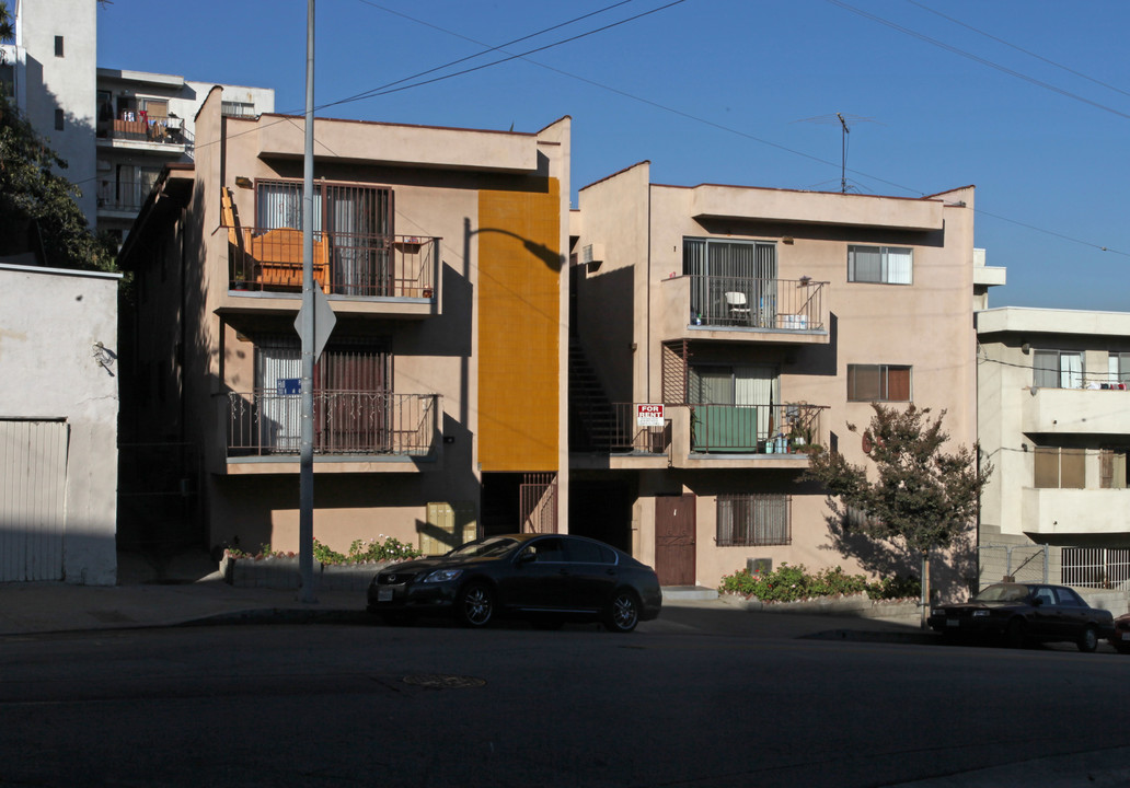 655 Alpine St in Los Angeles, CA - Building Photo