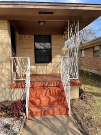 9104 Sorrento St in Dallas, TX - Foto de edificio - Building Photo