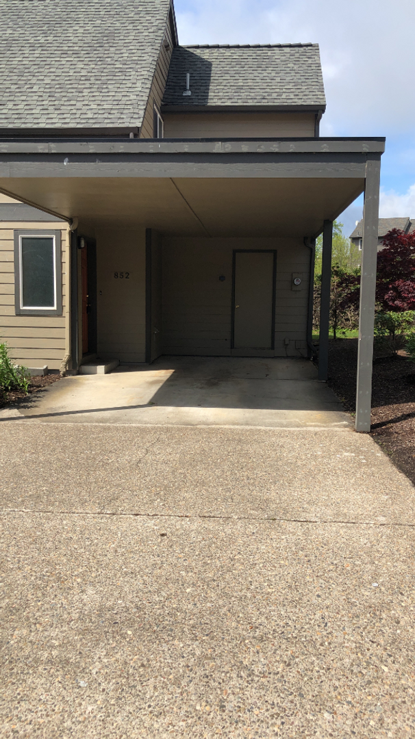 852 SW Maple Tree Dr in Corvallis, OR - Building Photo - Building Photo