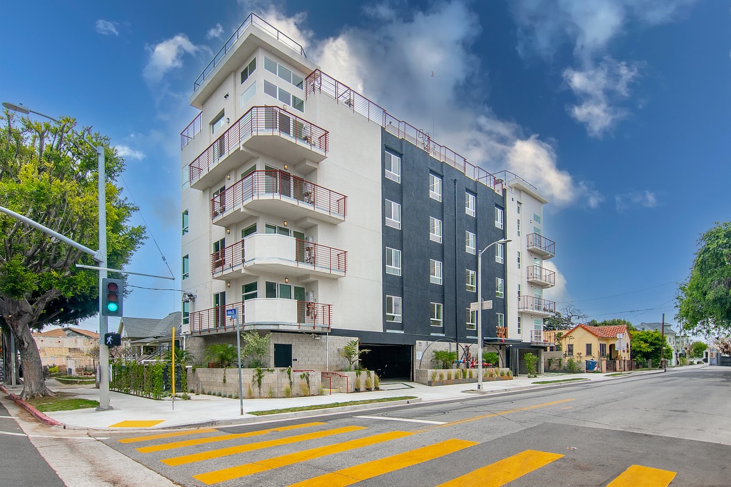 Park Fickett in Los Angeles, CA - Foto de edificio