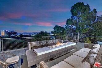 3712 Broadlawn Dr in Los Angeles, CA - Foto de edificio - Building Photo