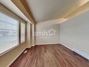 3024 W 4450 S in Roy, UT - Foto de edificio - Building Photo