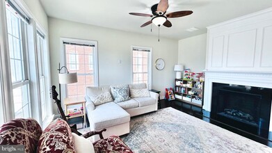 14750 Potomac Branch Dr in Woodbridge, VA - Building Photo - Building Photo