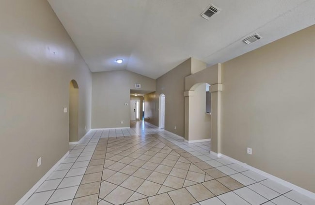 9828 SW 87th Terrace in Miami, FL - Foto de edificio - Building Photo