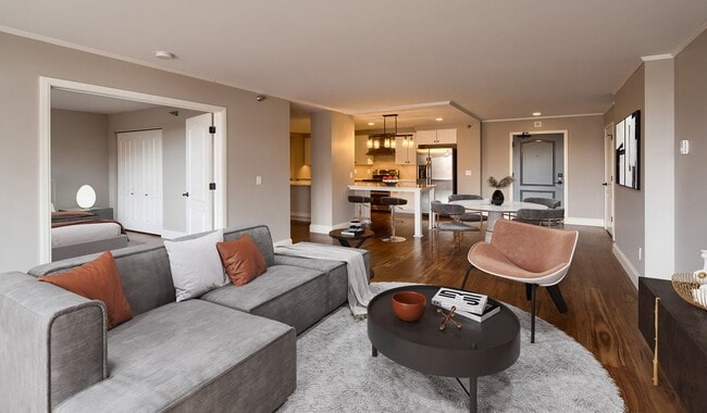 The Beach Club Residences in Minneapolis, MN - Foto de edificio - Building Photo