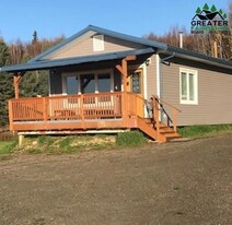 690 El Rancho Dr in Fairbanks, AK - Building Photo