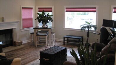 7826 Mason Ave in Los Angeles, CA - Building Photo - Building Photo