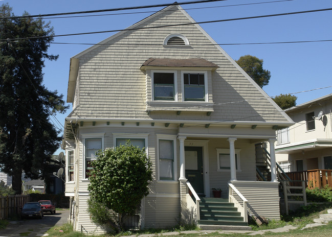 77 Pearl St in Oakland, CA - Building Photo - Building Photo