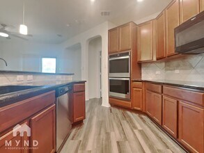 2100 Iron Rail Terrace in Round Rock, TX - Foto de edificio - Building Photo