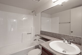Harbor Village Apartments in Anaheim, CA - Building Photo - Interior Photo