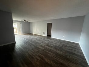 2435 W 227th St, Unit B in Torrance, CA - Foto de edificio - Building Photo