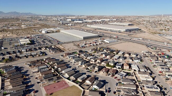 11145 Eleanor Coldwell Ln in Socorro, TX - Building Photo - Building Photo