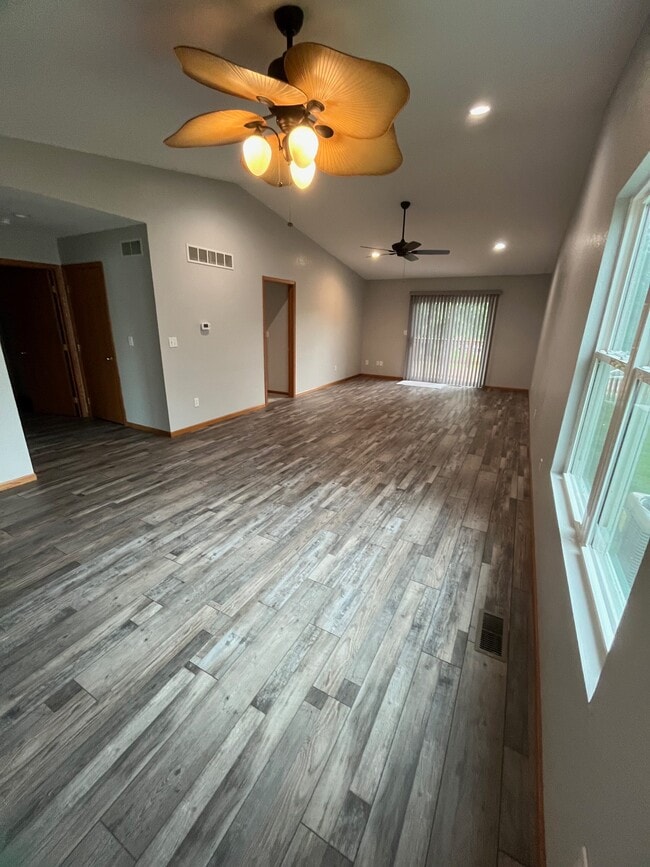 1841 Cypress Dr in Maryville, MO - Building Photo - Building Photo