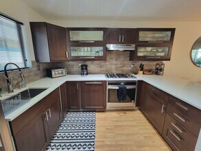 943 Torrance St in San Diego, CA - Building Photo - Building Photo