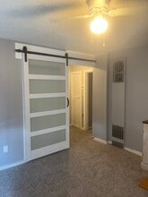 582 N Volusia Ave, Unit E in Orange City, FL - Foto de edificio - Building Photo