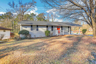 2991 Horse Shoe Dr in Atlanta, GA - Building Photo - Building Photo