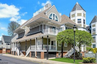 22 Franklin Pl in Morristown, NJ - Foto de edificio - Building Photo