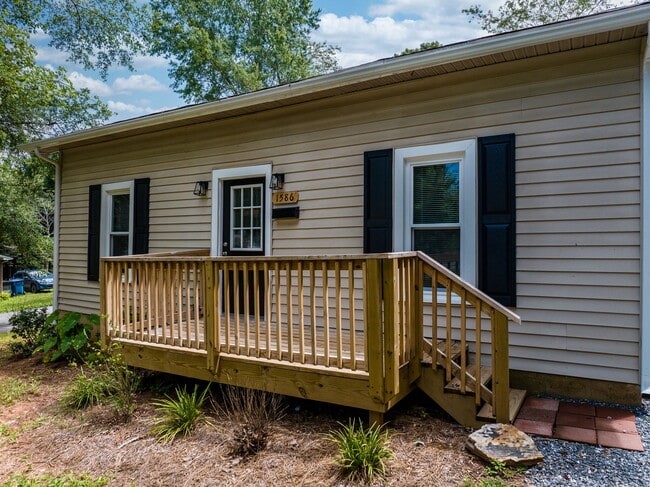 1586 3rd St Dr NE in Hickory, NC - Building Photo - Building Photo