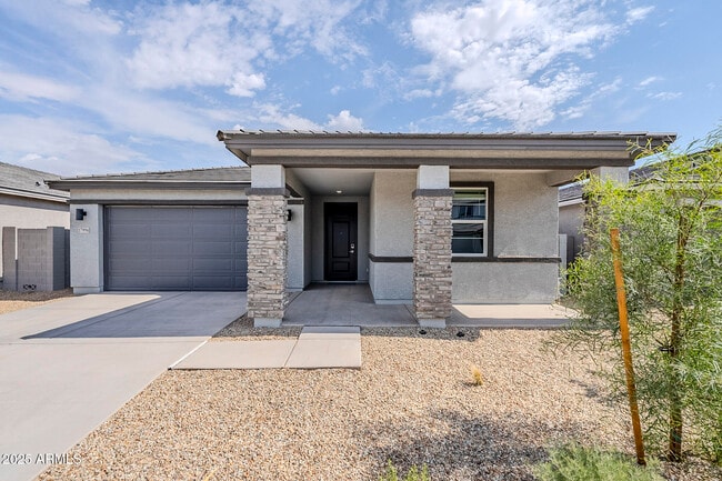 17996 W Camino de Oro in Surprise, AZ - Building Photo - Building Photo
