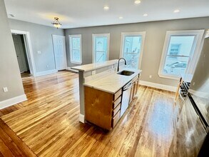 33 Adamson St, Unit 33 in Boston, MA - Building Photo - Building Photo