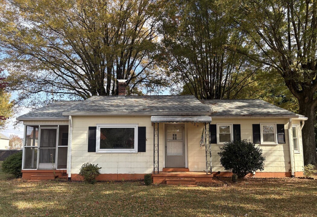129 Hartley St SE in Winston-Salem, NC - Building Photo
